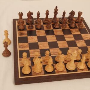 E20 Fierce Knight + Echiquier bois d'olivier
